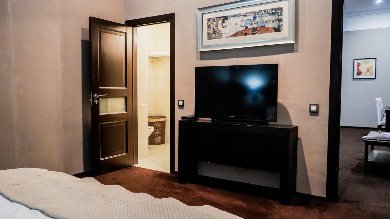 Jelsominohotel Astana Eksteriør billede