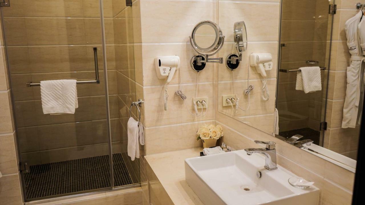 Jelsominohotel Astana Eksteriør billede