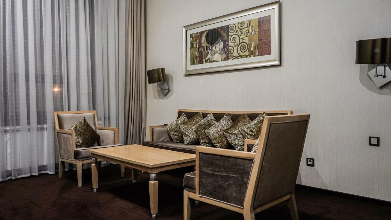 Jelsominohotel Astana Eksteriør billede