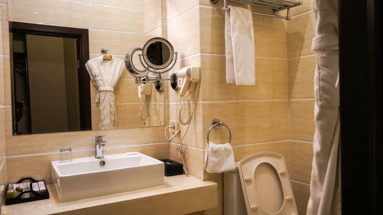 Jelsominohotel Astana Eksteriør billede