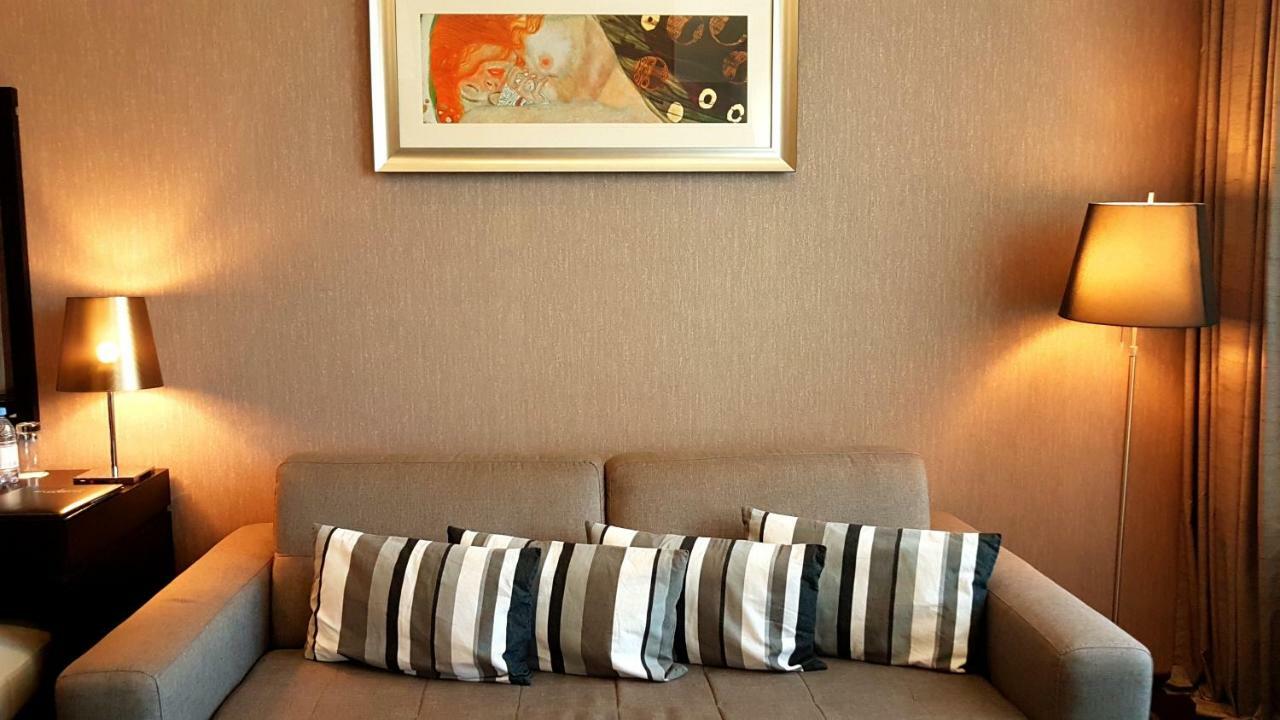 Jelsominohotel Astana Eksteriør billede