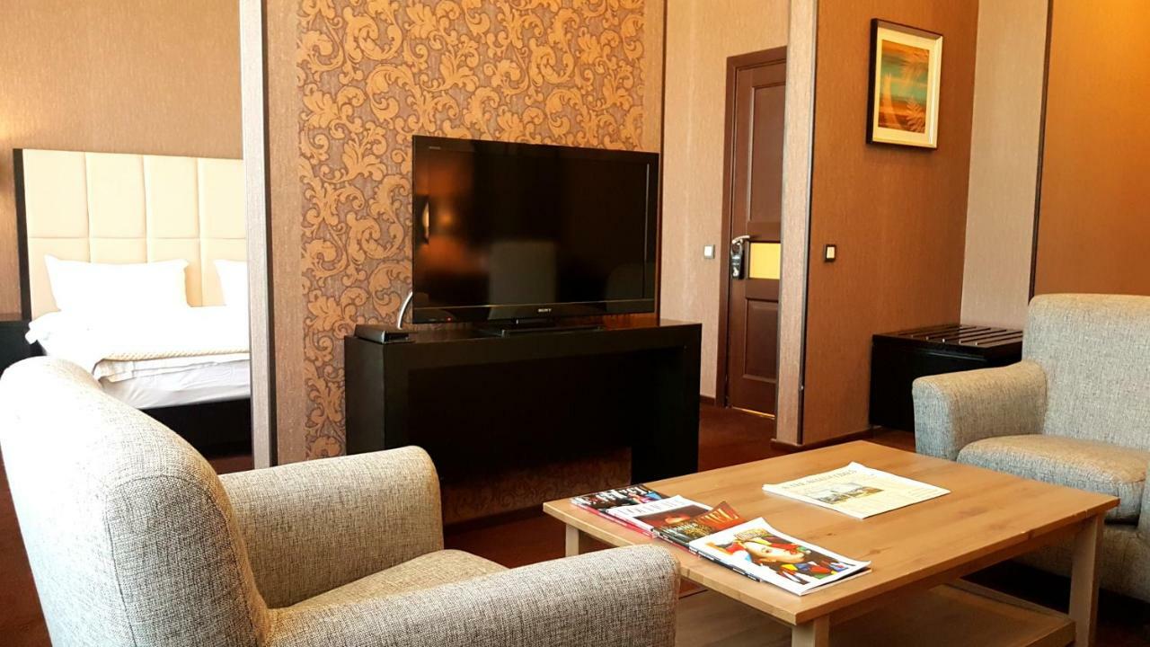 Jelsominohotel Astana Eksteriør billede