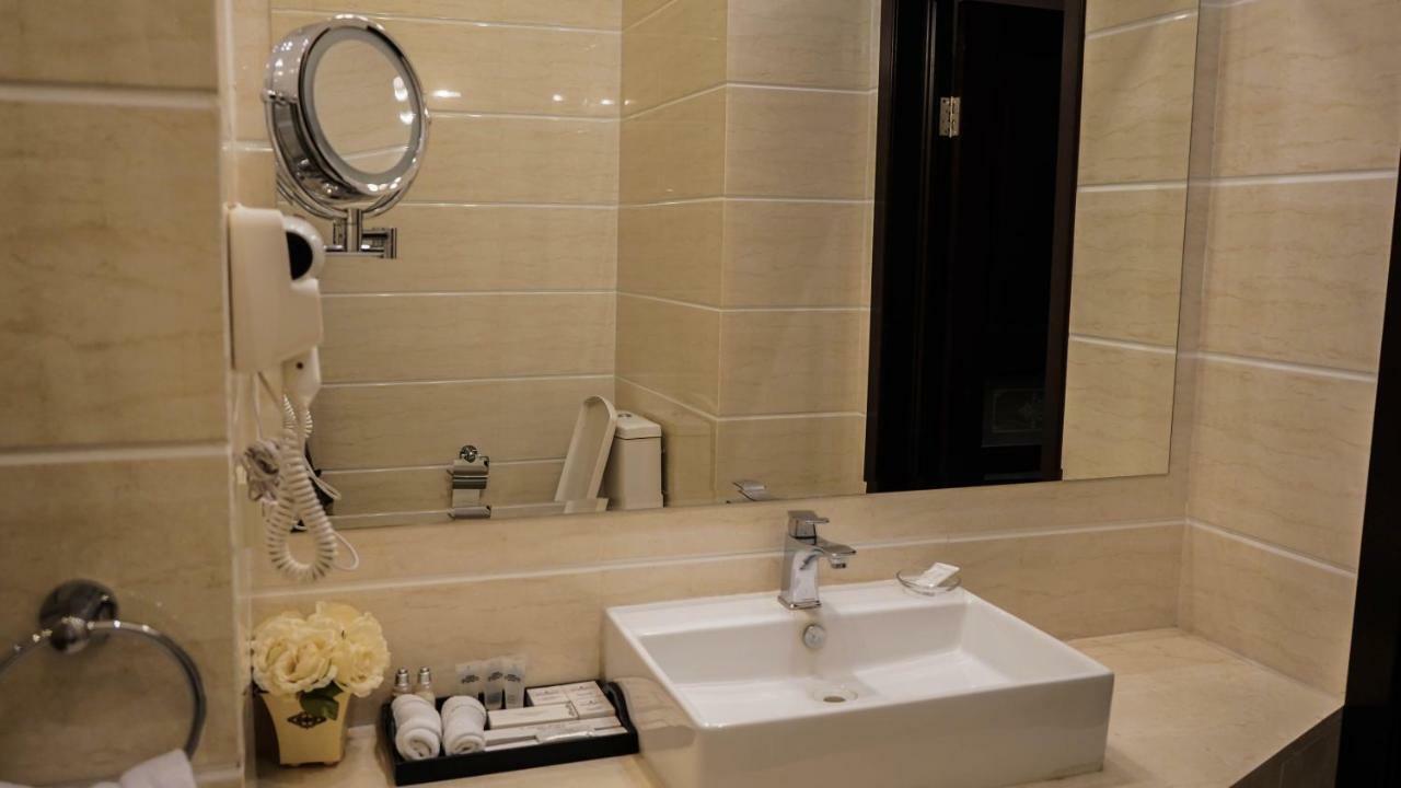 Jelsominohotel Astana Eksteriør billede